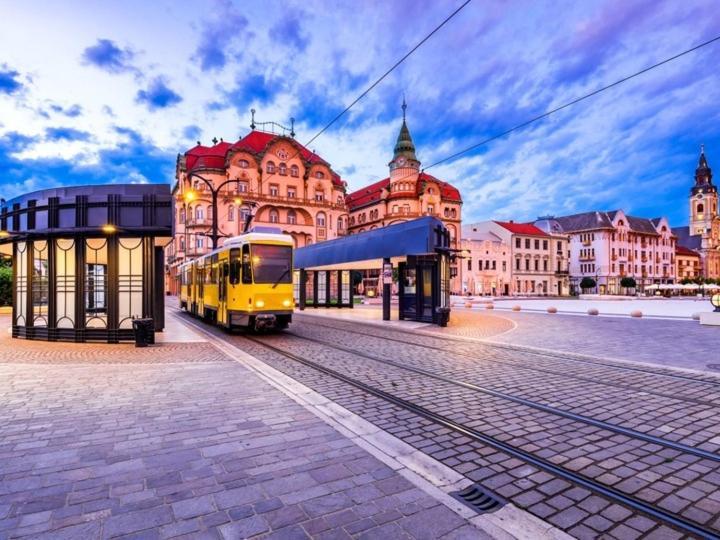 Flux Studios Apart 2 Oradea Exterior foto
